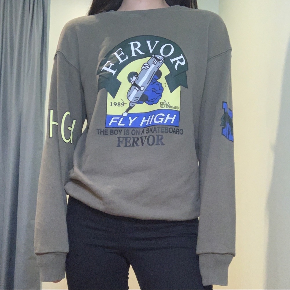 Dark Green Graphic Pullover Sweatshirt in M